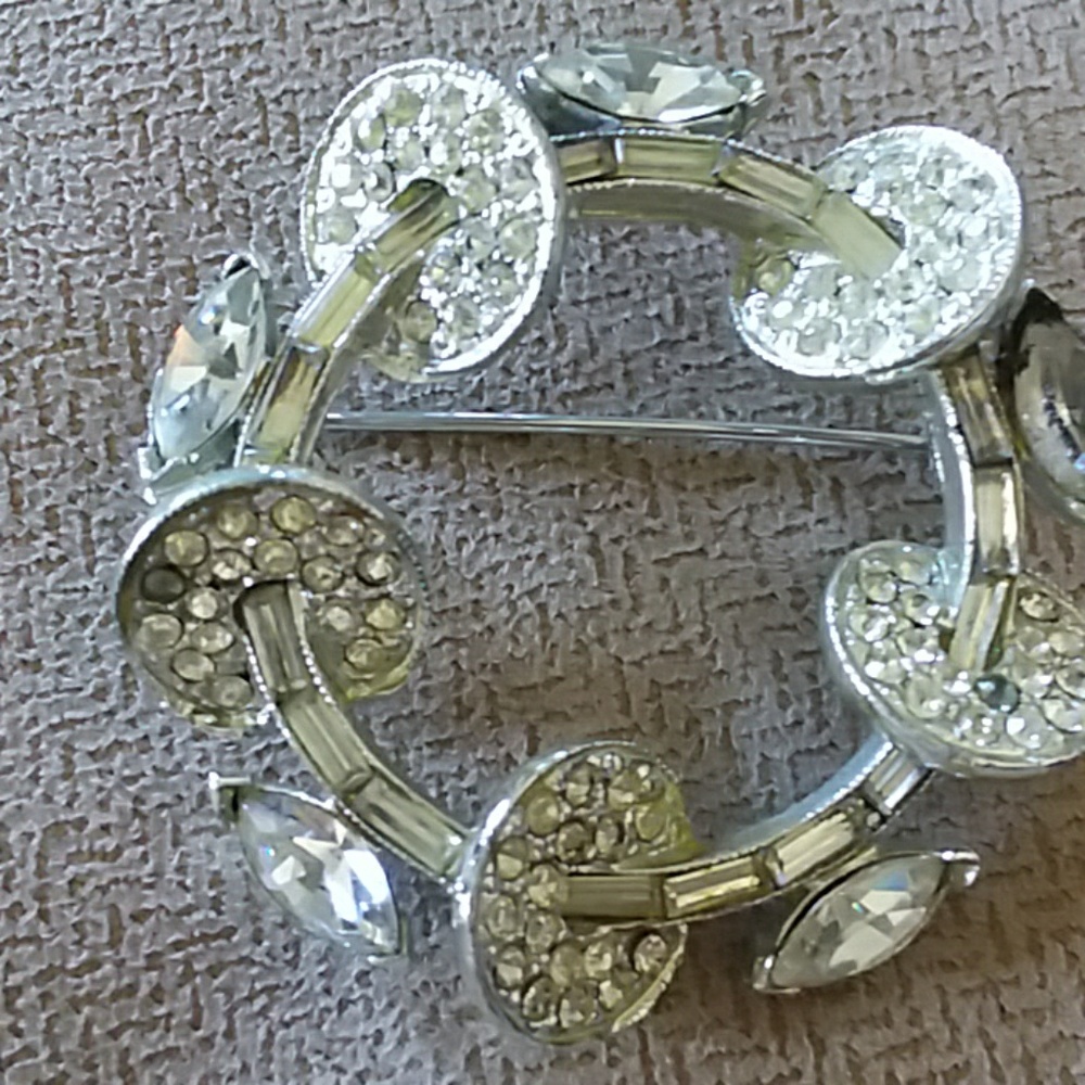 Rhinestone brooch